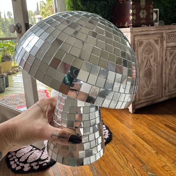 Super cute disco ball mirrored mushroom - Picture 4 of 5